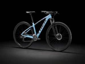 Trek Marlin 5 2023 brdski bicikl plave boje 