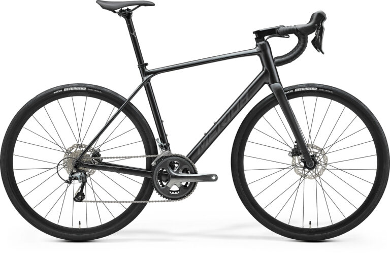 MERIDA SCULTURA ENDURANCE 300 II2 SILK BLACK cestovni bicikl (MY25)