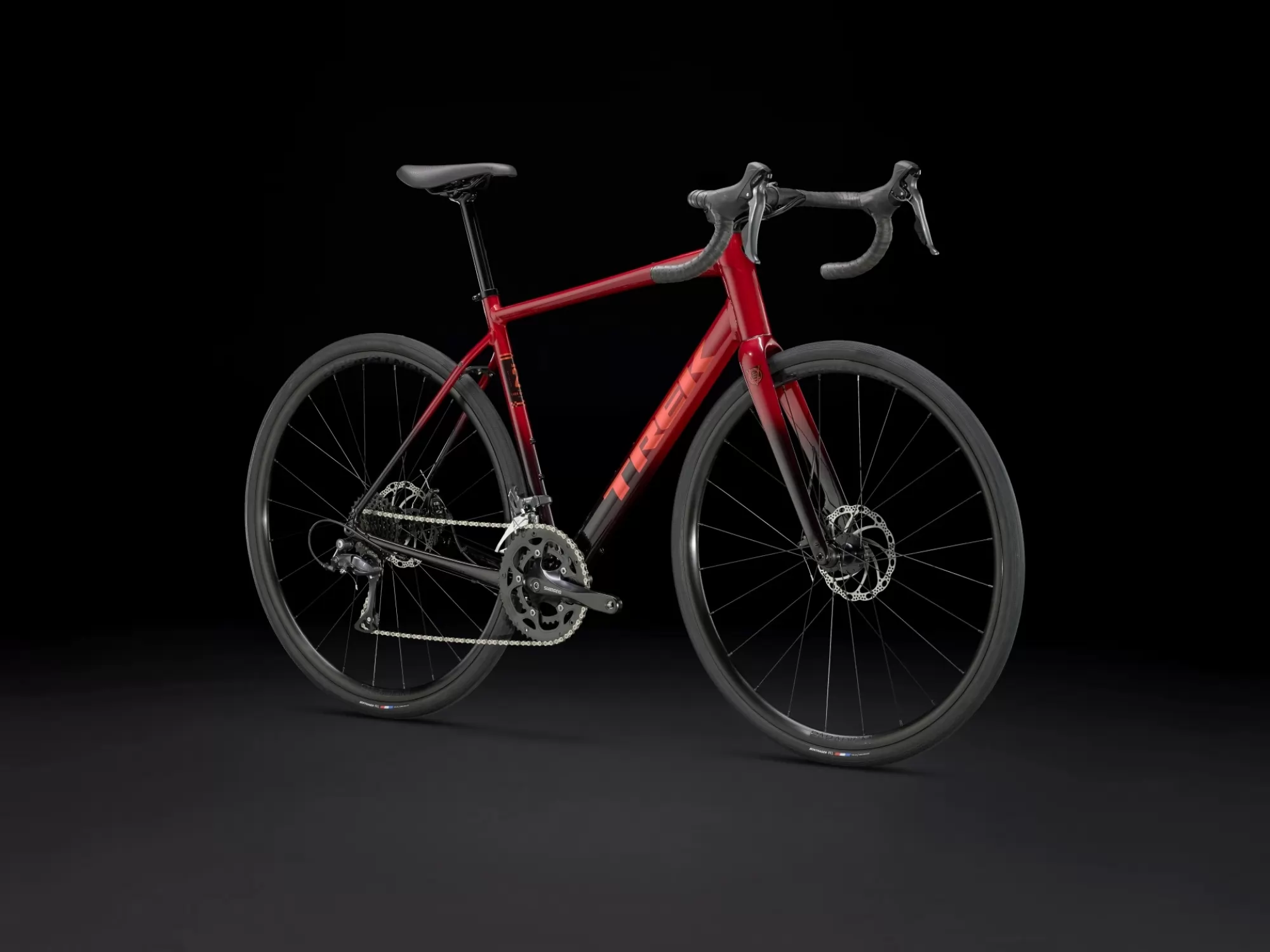 TREK Domane AL 2 Gen 4 2026 Crimson'Carmine Fade