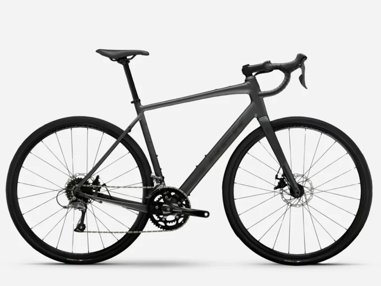TREK Domane AL 2 Gen 4 2026 Lithium Grey cestovni bicikl
