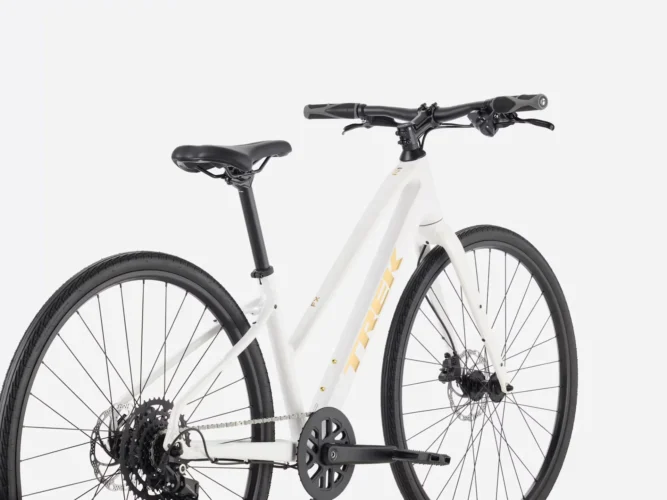 TREK FX 2 Midstep Gen 4 2026 Crystal White cross bicikl za žene bijele boje