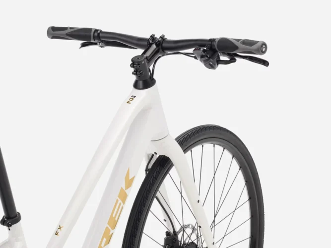 TREK FX 2 Midstep Gen 4 2026 Crystal White cross bicikl za žene bijele boje