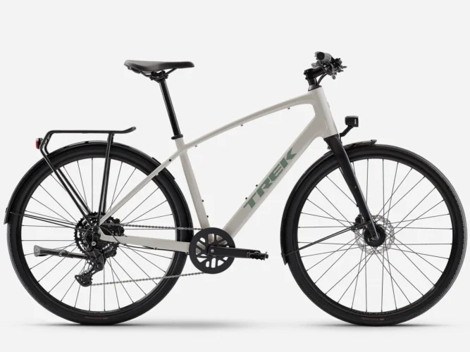 TREK FX Sport AL Equipped 2026 Buff Beige'Era White Splatter cross bicikl za žene potpuno opremljen blatobranima i opremom