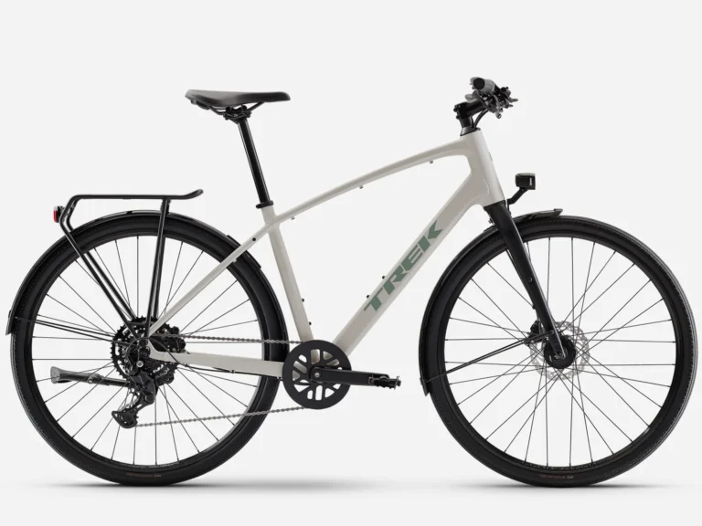 TREK FX Sport AL Equipped 2026 Buff Beige'Era White Splatter cross bicikl za žene potpuno opremljen blatobranima i opremom