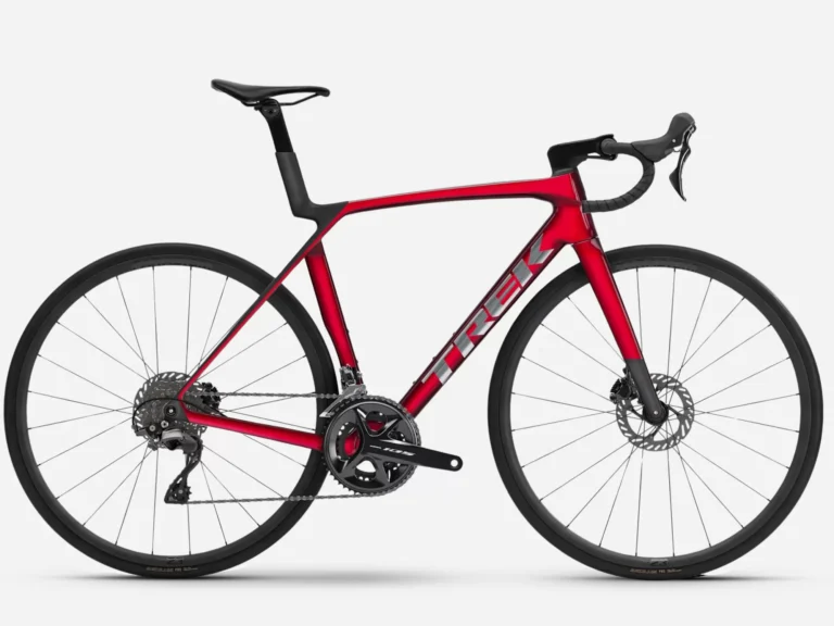 TREK Madone SL 5 Gen 8 2026 Gloss Fury Red'Matte Deep Smoke cestovni bicikl