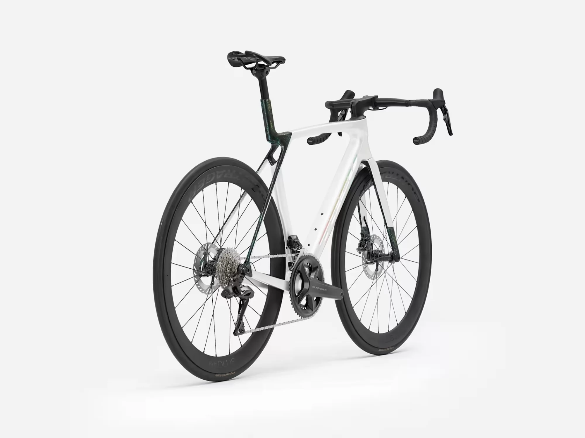 madone-sl-7-gen-8-2026-gloss-crystal-white-matte-deep-smoke-40722-17575117652983-0 TREK Madone SL 7 Gen 8 2026 Gloss Crystal White'Matte Deep Smoke