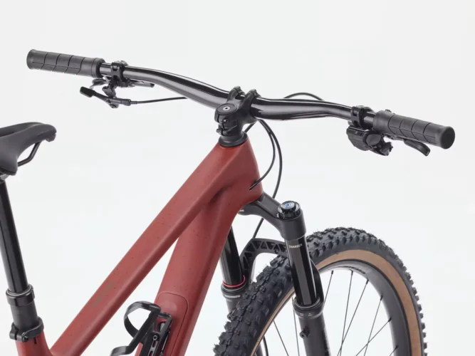 TREK Top Fuel 9.8 XT Di2 Gen 4 2026 Matte Sedona Red'Pennyflake