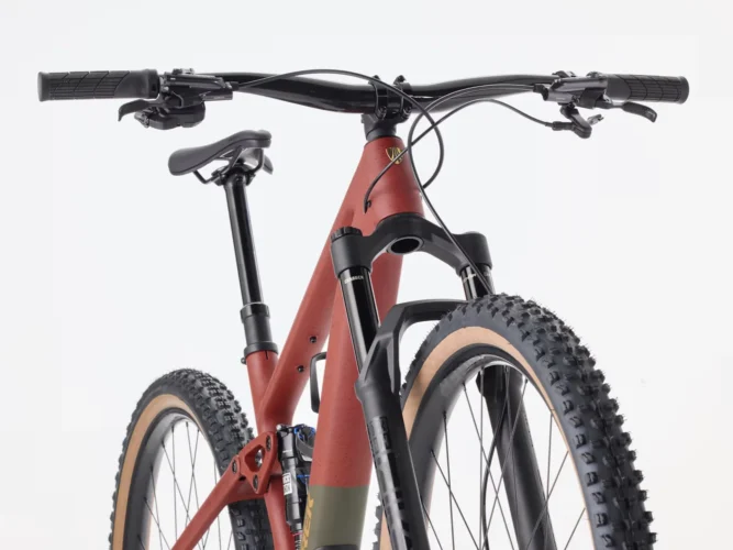 TREK Top Fuel 9.8 XT Di2 Gen 4 2026 Matte Sedona Red'Pennyflake
